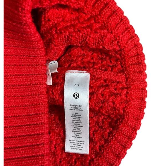 Lululemon Bubble Knit Pom Pom Beanie Grenadine Red One Size NWOT Cozy Warm Soft - Picture 6 of 7
